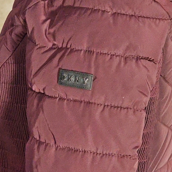 DKNY womens‎ Puffer Coat Jacket Fur Trim Detachable Hood Warm XS Burgundy - Picture 6 of 16